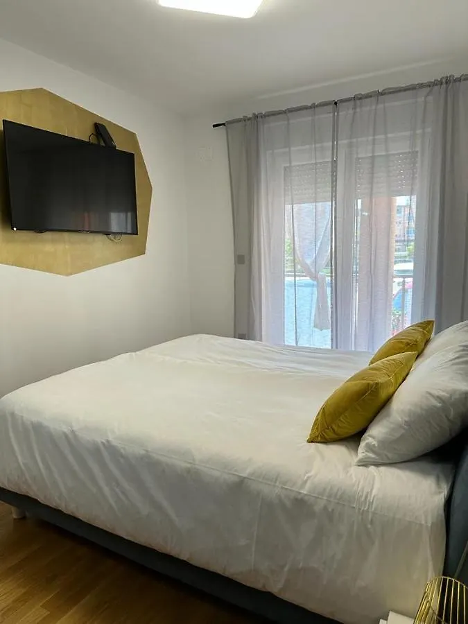 Appleonlux 0*, Umag Croatia